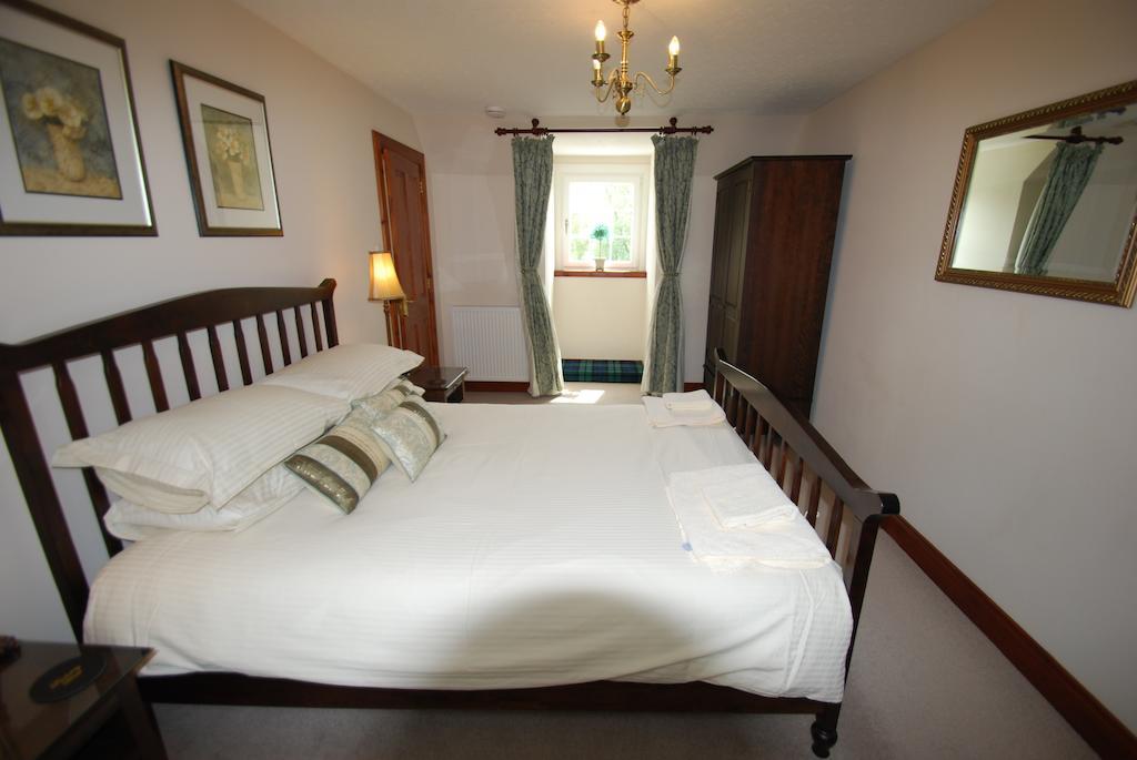 Dunlichity House Bed And Breakfast Inverness Oda fotoğraf